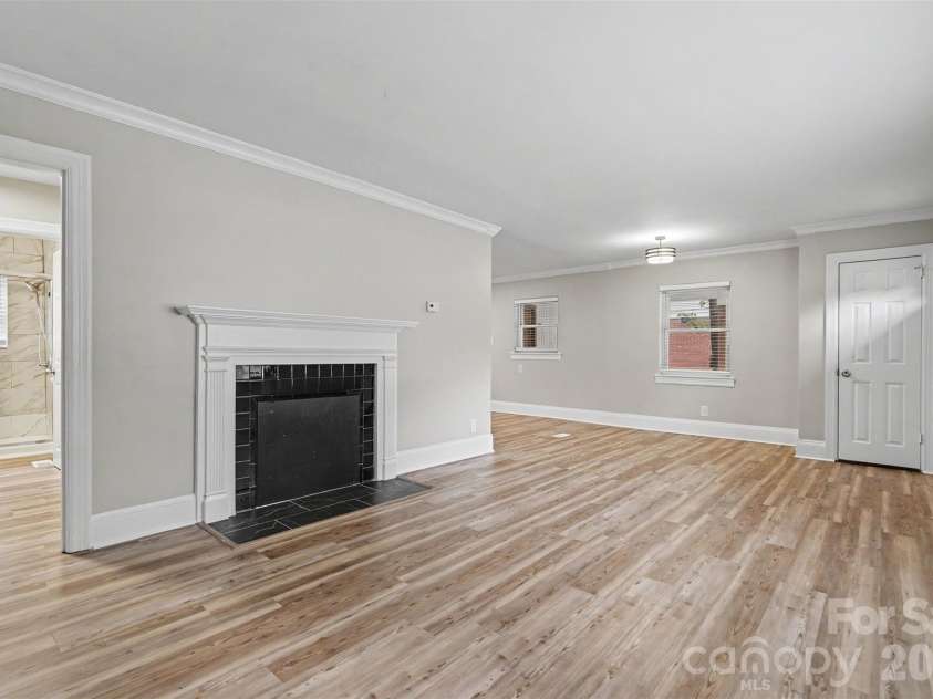 2728 Arnold Drive, Charlotte, NC 28205.  MLS# CAR4420796, YatesRealty ID 48870. 