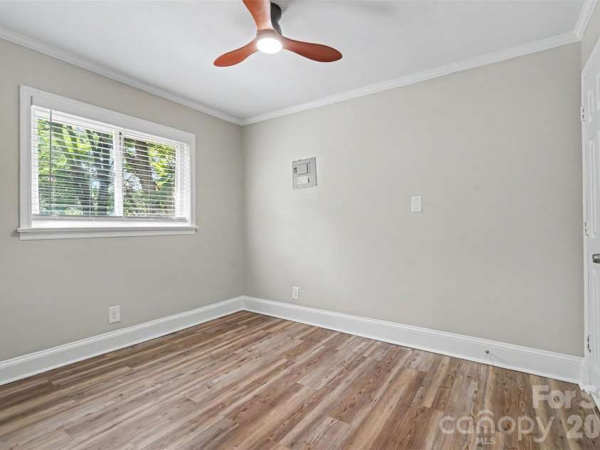 2728 Arnold Drive, Charlotte, NC 28205.  MLS# CAR4420796, YatesRealty ID 48870. 