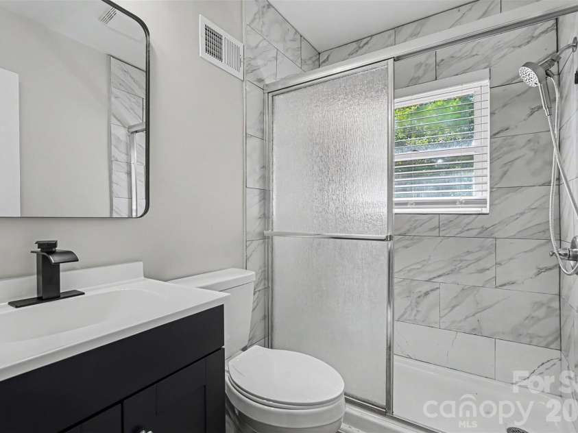 2728 Arnold Drive, Charlotte, NC 28205.  MLS# CAR4420796, YatesRealty ID 48870. 