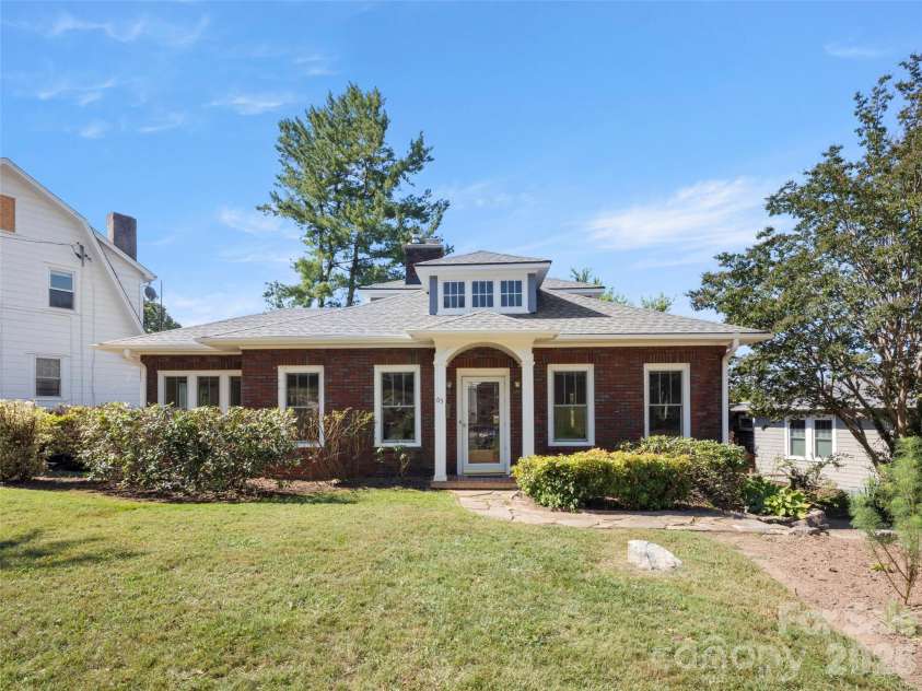 65 Longview Road, Asheville, NC 28806.  MLS# CAR4418878, YatesRealty ID 48872. 