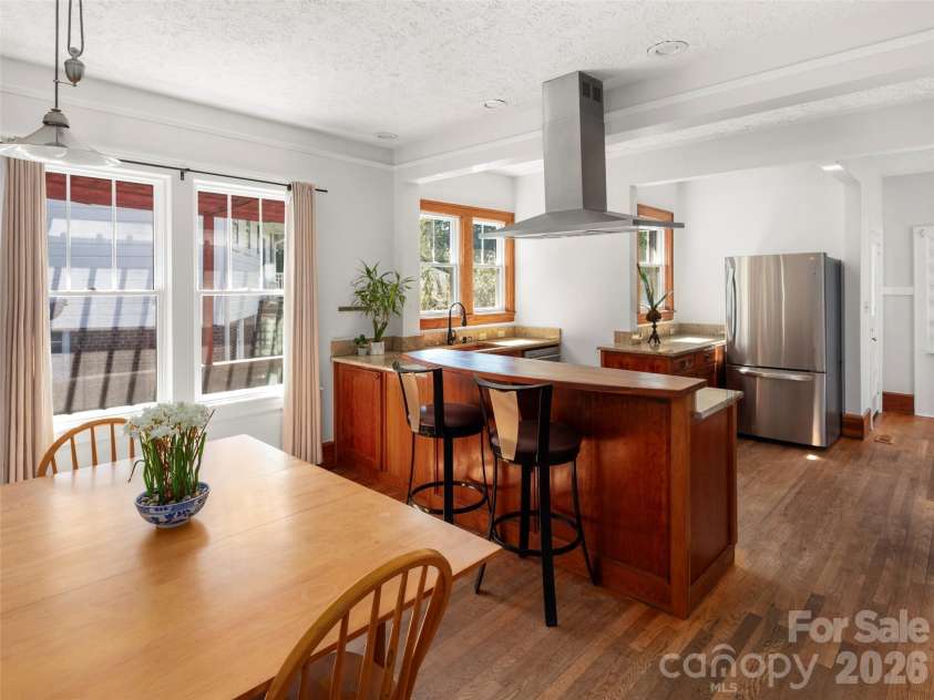 65 Longview Road, Asheville, NC 28806.  MLS# CAR4418878, YatesRealty ID 48872. 
