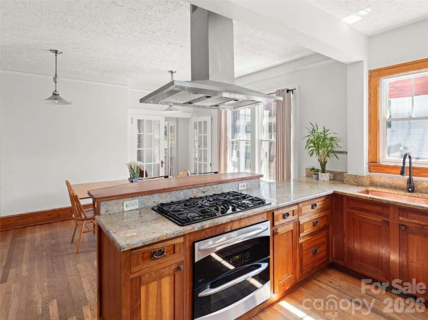 65 Longview Road, Asheville, NC 28806.  MLS# CAR4418878, YatesRealty ID 48872. 