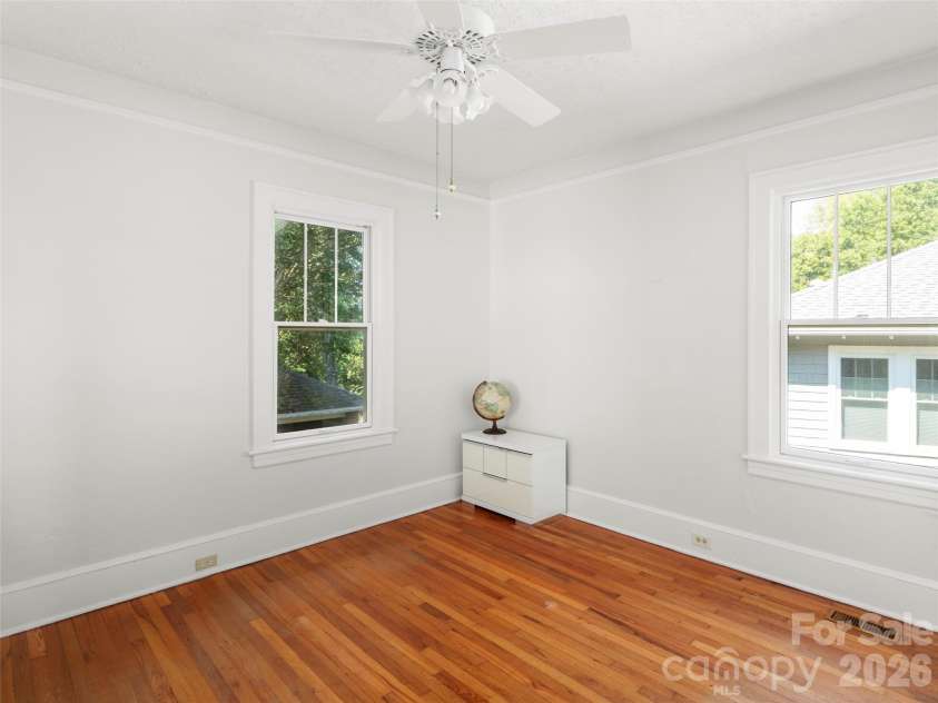 65 Longview Road, Asheville, NC 28806.  MLS# CAR4418878, YatesRealty ID 48872. 