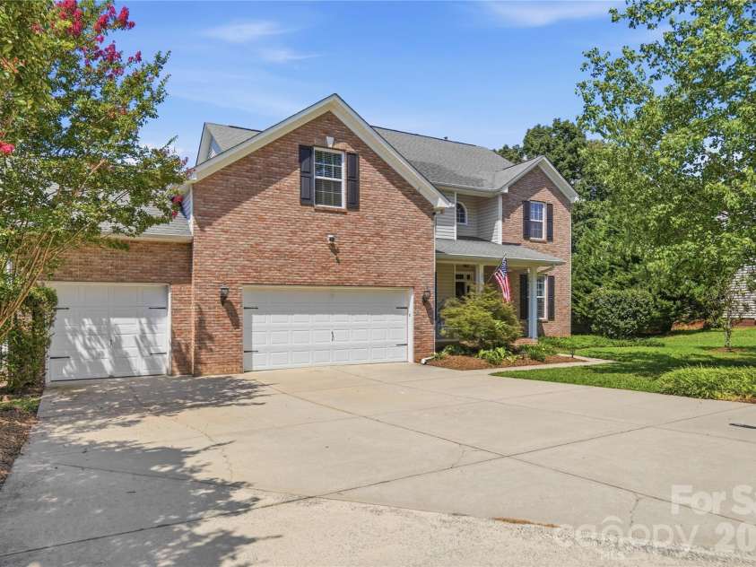 14720 Bridle Trace Lane, Pineville, NC 28134.  MLS# CAR4420772, YatesRealty ID 48873. 