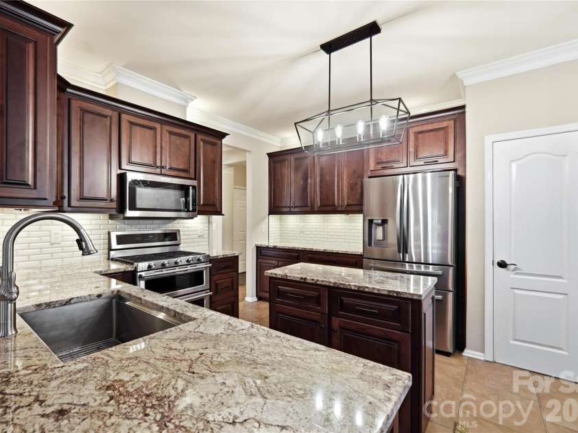 14720 Bridle Trace Lane, Pineville, NC 28134.  MLS# CAR4420772, YatesRealty ID 48873. 