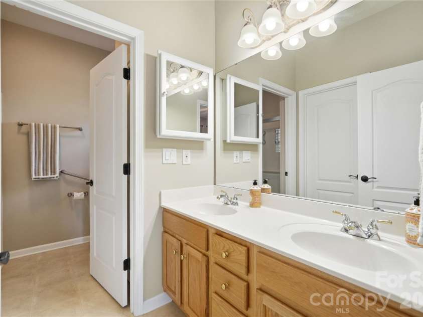 14720 Bridle Trace Lane, Pineville, NC 28134.  MLS# CAR4420772, YatesRealty ID 48873. 
