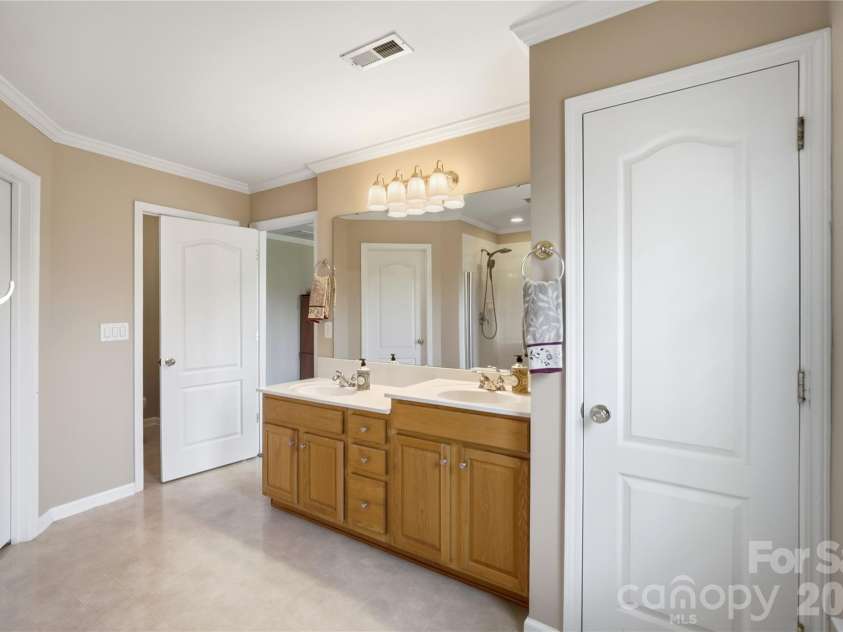 14720 Bridle Trace Lane, Pineville, NC 28134.  MLS# CAR4420772, YatesRealty ID 48873. 