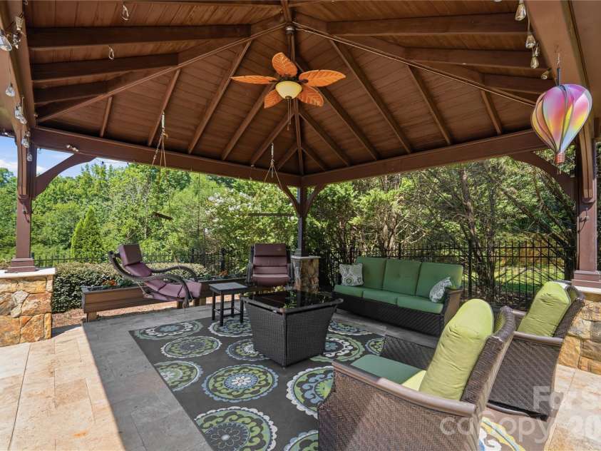 14720 Bridle Trace Lane, Pineville, NC 28134.  MLS# CAR4420772, YatesRealty ID 48873. 