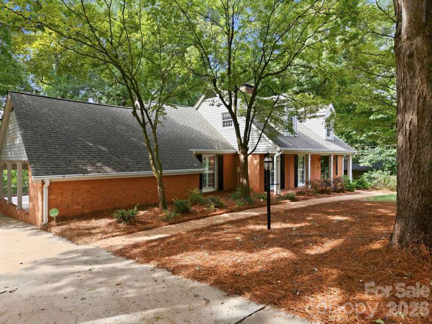 217 Sheridan Drive, Salisbury, NC 28144.  MLS# CAR4421702, YatesRealty ID 48875. 