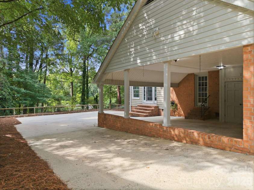 217 Sheridan Drive, Salisbury, NC 28144.  MLS# CAR4421702, YatesRealty ID 48875. 