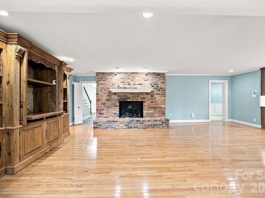 217 Sheridan Drive, Salisbury, NC 28144.  MLS# CAR4421702, YatesRealty ID 48875. 