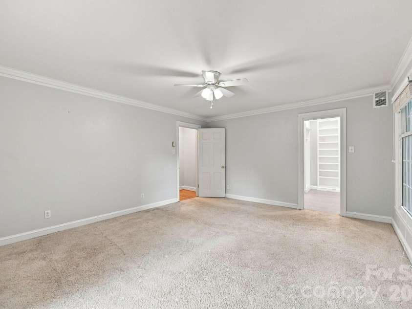 217 Sheridan Drive, Salisbury, NC 28144.  MLS# CAR4421702, YatesRealty ID 48875. 