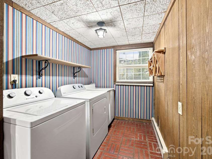 217 Sheridan Drive, Salisbury, NC 28144.  MLS# CAR4421702, YatesRealty ID 48875. 