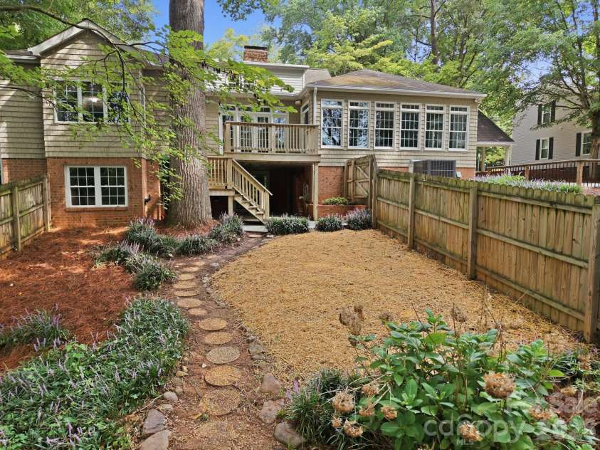 217 Sheridan Drive, Salisbury, NC 28144.  MLS# CAR4421702, YatesRealty ID 48875. 