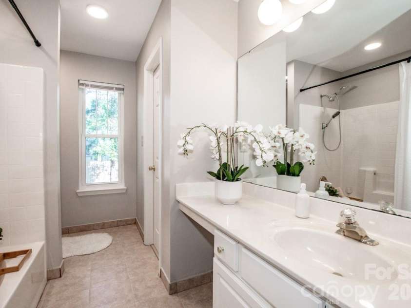 7605 Wynstone Ridge Circle, Huntersville, NC 28078.  MLS# CAR4421320, YatesRealty ID 48877. 