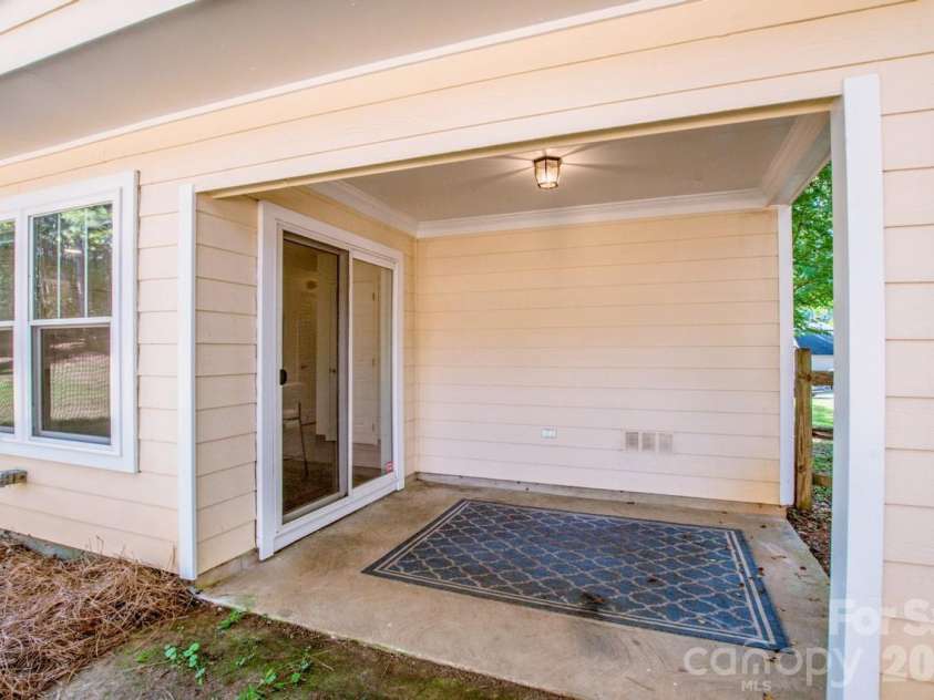 7605 Wynstone Ridge Circle, Huntersville, NC 28078.  MLS# CAR4421320, YatesRealty ID 48877. 