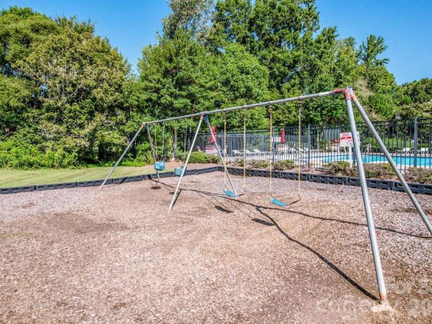 7605 Wynstone Ridge Circle, Huntersville, NC 28078.  MLS# CAR4421320, YatesRealty ID 48877. 