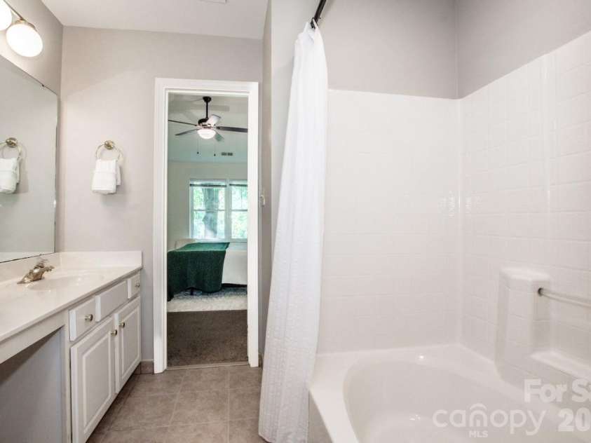 7605 Wynstone Ridge Circle, Huntersville, NC 28078.  MLS# CAR4421320, YatesRealty ID 48877. 