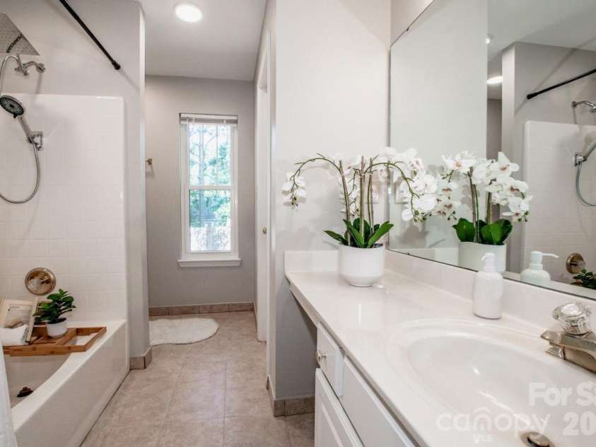 7605 Wynstone Ridge Circle, Huntersville, NC 28078.  MLS# CAR4421320, YatesRealty ID 48877. 