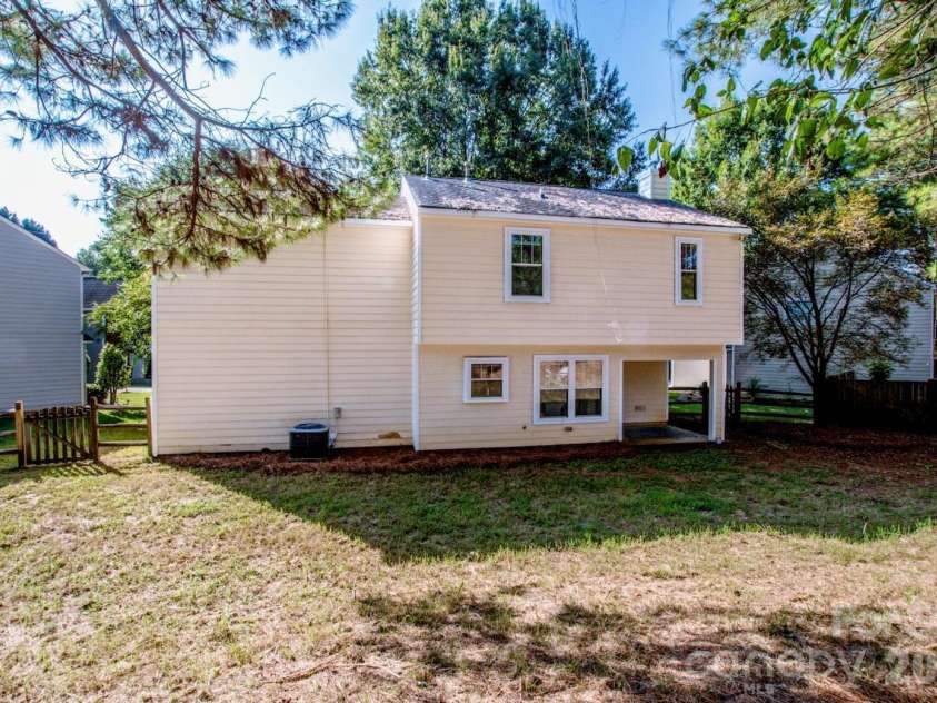 7605 Wynstone Ridge Circle, Huntersville, NC 28078.  MLS# CAR4421320, YatesRealty ID 48877. 