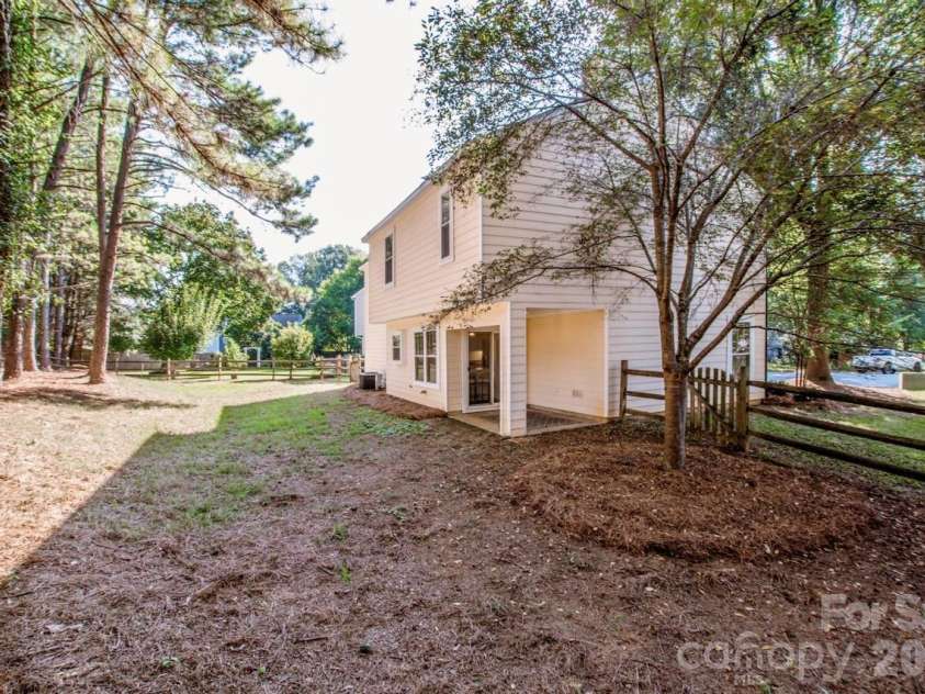 7605 Wynstone Ridge Circle, Huntersville, NC 28078.  MLS# CAR4421320, YatesRealty ID 48877. 