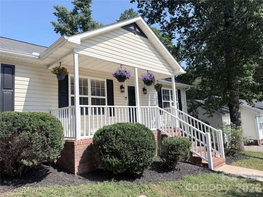 2425 Red Tip Drive, Concord, NC 28025.  MLS# CAR4419516, YatesRealty ID 48878. 