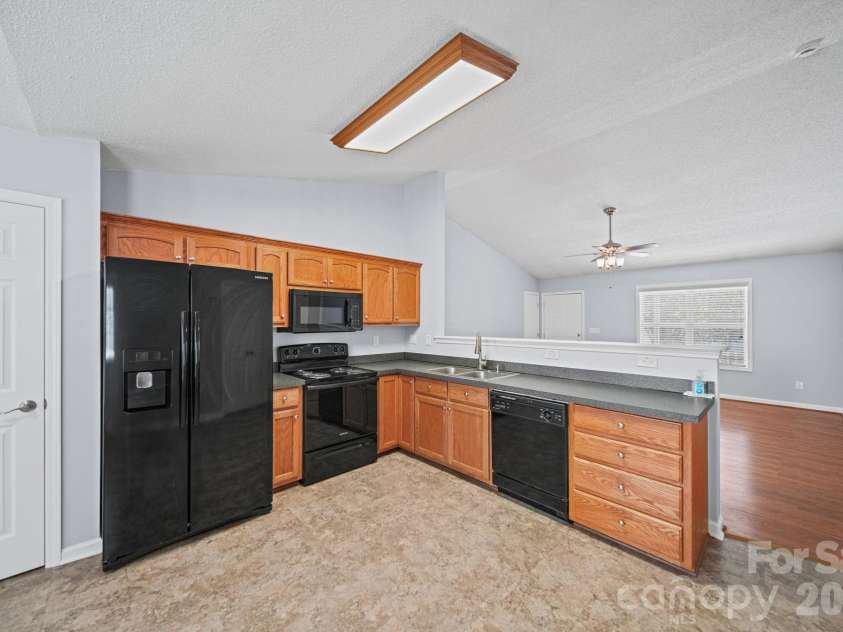 2425 Red Tip Drive, Concord, NC 28025.  MLS# CAR4419516, YatesRealty ID 48878. 