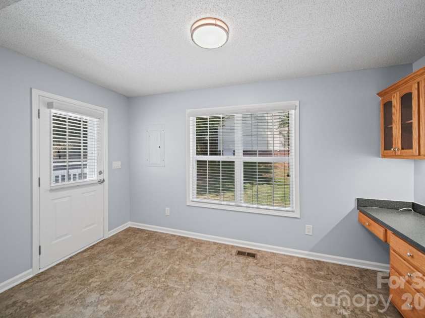 2425 Red Tip Drive, Concord, NC 28025.  MLS# CAR4419516, YatesRealty ID 48878. 