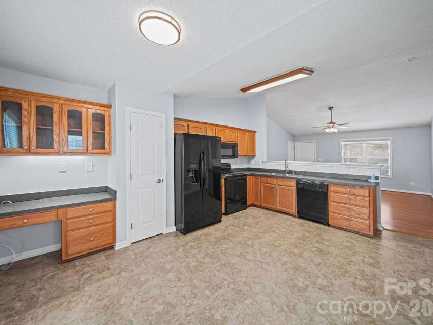 2425 Red Tip Drive, Concord, NC 28025.  MLS# CAR4419516, YatesRealty ID 48878. 