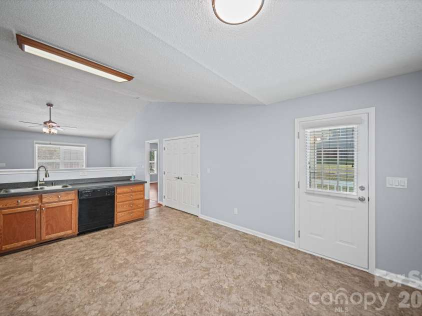 2425 Red Tip Drive, Concord, NC 28025.  MLS# CAR4419516, YatesRealty ID 48878. 
