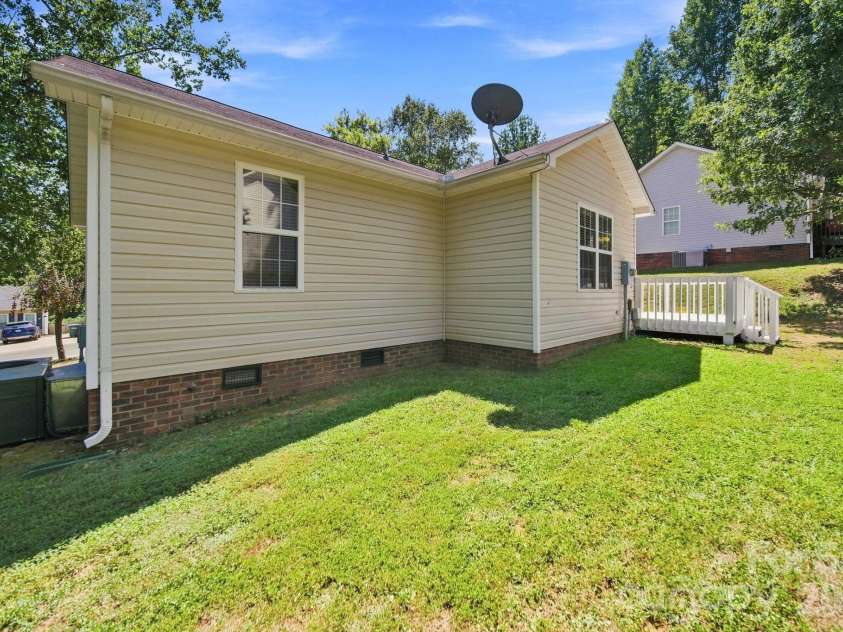 2425 Red Tip Drive, Concord, NC 28025.  MLS# CAR4419516, YatesRealty ID 48878. 