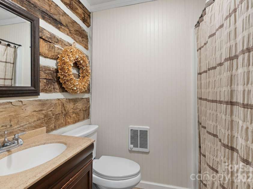 1040 Oak Ridge Lane, Mars Hill, NC 28754.  MLS# CAR4333820, YatesRealty ID 4888. 