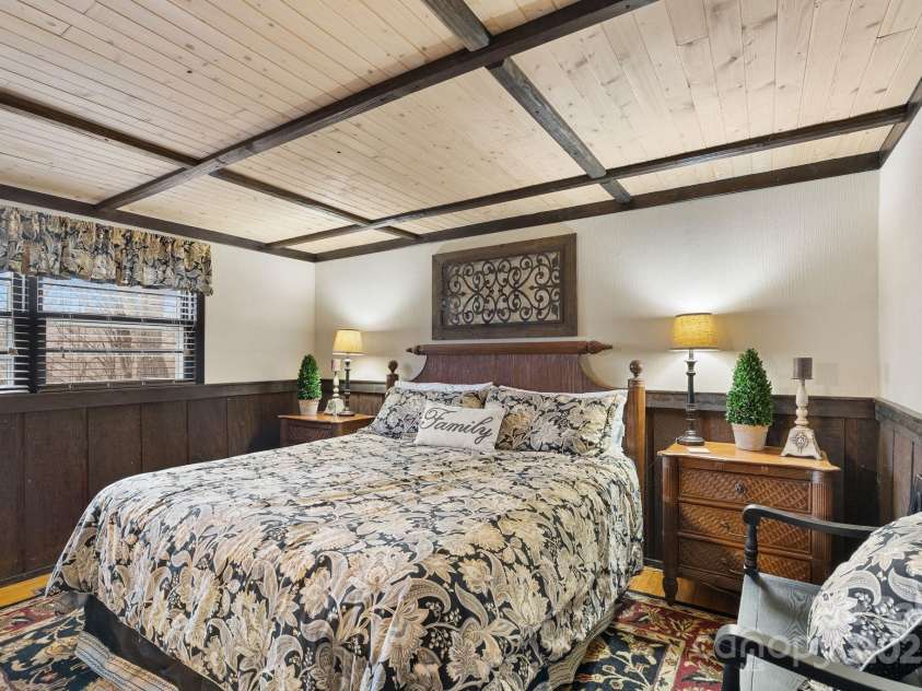 1040 Oak Ridge Lane, Mars Hill, NC 28754.  MLS# CAR4333820, YatesRealty ID 4888. 