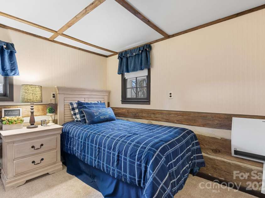 1040 Oak Ridge Lane, Mars Hill, NC 28754.  MLS# CAR4333820, YatesRealty ID 4888. 