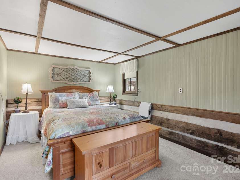 1040 Oak Ridge Lane, Mars Hill, NC 28754.  MLS# CAR4333820, YatesRealty ID 4888. 