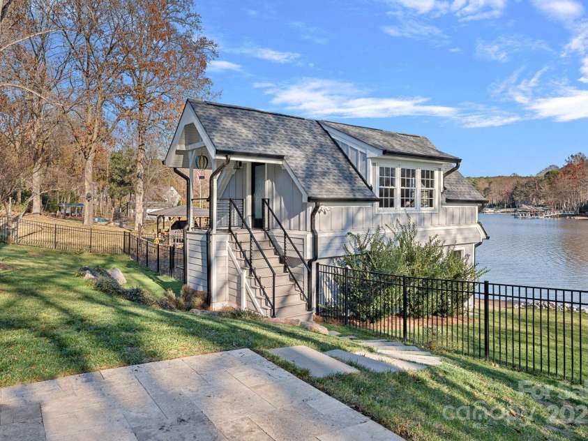231 Barber Loop, Mooresville, NC 28117.  MLS# CAR4327820, YatesRealty ID 4888. 