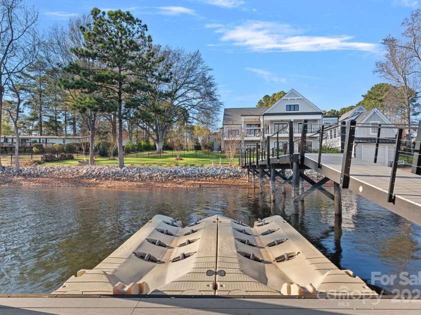 231 Barber Loop, Mooresville, NC 28117.  MLS# CAR4327820, YatesRealty ID 4888. 