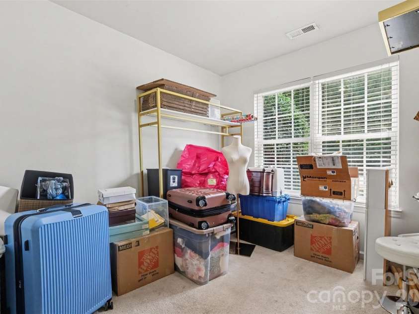 4437 Craven Hill Drive, Charlotte, NC 28216.  MLS# CAR4416618, YatesRealty ID 48880. 