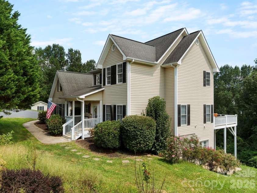 66 Azalea Drive, Weaverville, NC 28787.  MLS# CAR4421280, YatesRealty ID 48881. 