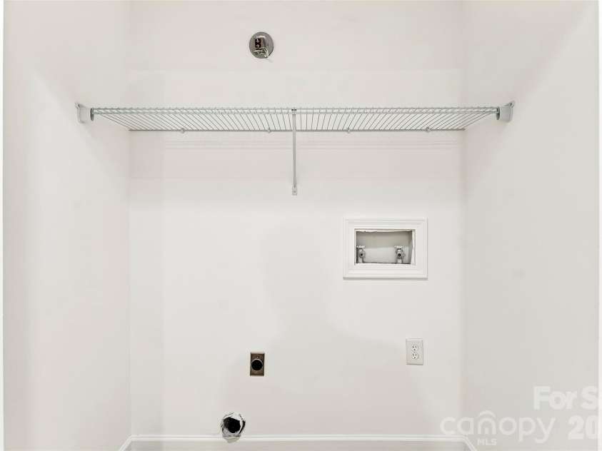 425 8th Street, Charlotte, NC 28202.  MLS# CAR4421527, YatesRealty ID 48884. 
