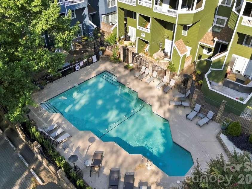 425 8th Street, Charlotte, NC 28202.  MLS# CAR4421527, YatesRealty ID 48884. 