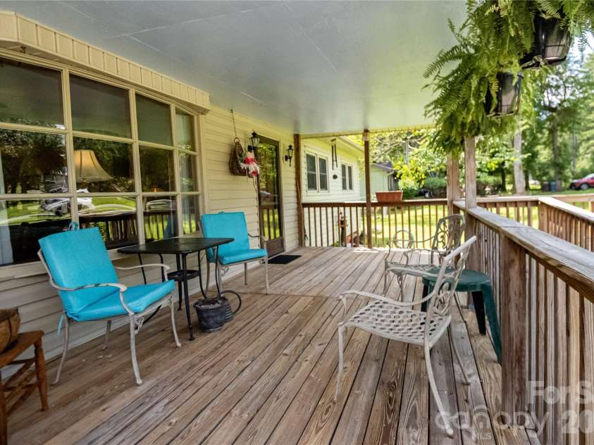 1292 Creekwood Drive, Morganton, NC 28655.  MLS# CAR4421743, YatesRealty ID 48885. 