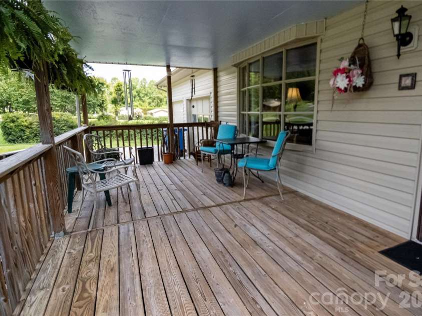 1292 Creekwood Drive, Morganton, NC 28655.  MLS# CAR4421743, YatesRealty ID 48885. 