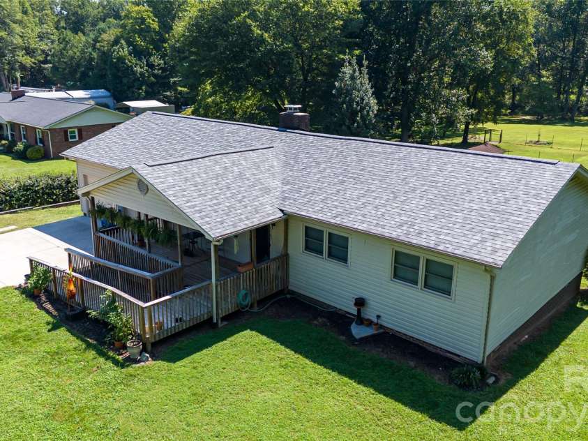 1292 Creekwood Drive, Morganton, NC 28655.  MLS# CAR4421743, YatesRealty ID 48885. 