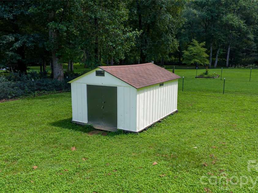 1292 Creekwood Drive, Morganton, NC 28655.  MLS# CAR4421743, YatesRealty ID 48885. 