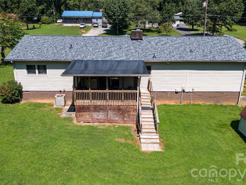 1292 Creekwood Drive, Morganton, NC 28655.  MLS# CAR4421743, YatesRealty ID 48885. 