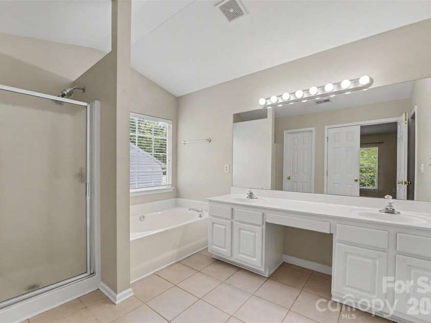 113 Audubon Avenue, Mooresville, NC 28117.  MLS# CAR4418904, YatesRealty ID 48887. Primary Bathroom
