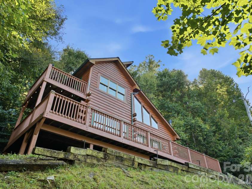 291 Appalachian Trail, Maggie Valley, NC 28751.  MLS# CAR4419946, YatesRealty ID 48888. 