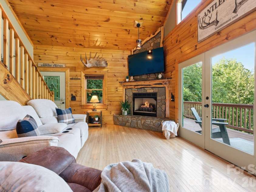 291 Appalachian Trail, Maggie Valley, NC 28751.  MLS# CAR4419946, YatesRealty ID 48888. 