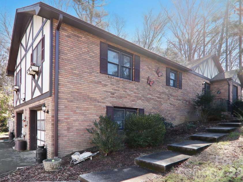 148 Lower Christ School Road, Fletcher, NC 28732.  MLS# CAR4347020, YatesRealty ID 4889. 